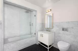 275 W 10th St, New York City, NY 10014 - Photo 10