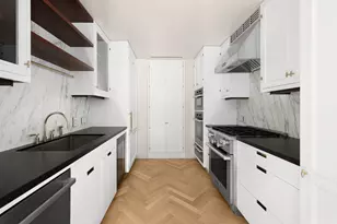 275 W 10th St, New York City, NY 10014 - Photo 4