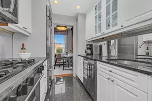 207 E 74th St, New York City, NY 10021 - Photo 8