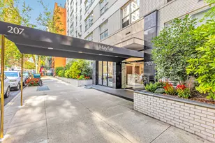 207 E 74th St, New York City, NY 10021 - Photo 2