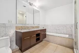 261 W 28th St, New York, NY 10001 - Photo 8