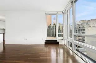 261 W 28th St, New York, NY 10001 - Photo 6