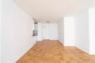 77 W 55th St, New York City, NY 10019 - Photo 6