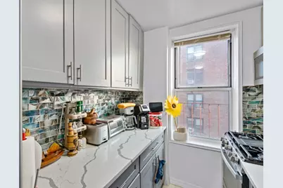 67-30 Clyde Street #5T, Forest Hills, NY 11375 - Photo 6