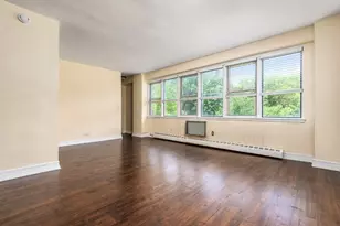 87-15 165th St, New York City, NY 11432 - Photo 2