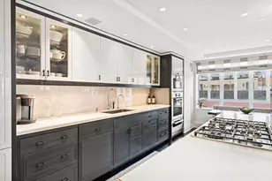 21 E 61st St, New York City, NY 10065 - Photo 10