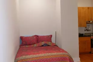 318 W 106th St, New York City, NY 10025 - Photo 4