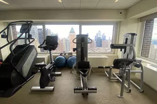 322 W 57th St, New York City, NY 10019 - Photo 16