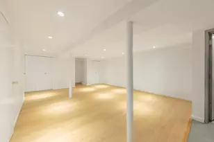 23-55 36th St, New York City, NY 11105 - Photo 18