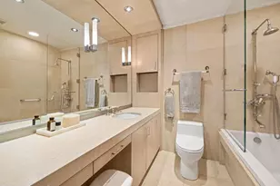 700 Park Ave, New York City, NY 10021 - Photo 10