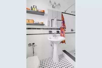 620 E 18th Street #1C, New York City, NY 11226 - Photo 10