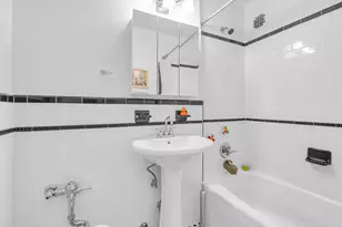 620 E 18th St, New York City, NY 11226 - Photo 12