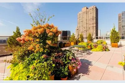 300 E 40th Street #14L, New York City, NY 10016 - Photo 2