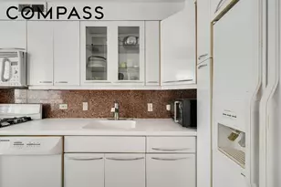 357 E 57th St, New York City, NY 10022 - Photo 8