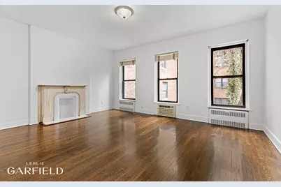 121 E 61st Street, New York, NY 10065 - Photo 2