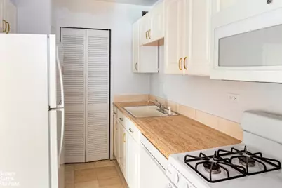 315 E 70th Street #8G, New York, NY 10021 - Photo 10