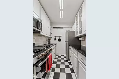 330 E 80th Street #5G, New York, NY 10075 - Photo 4