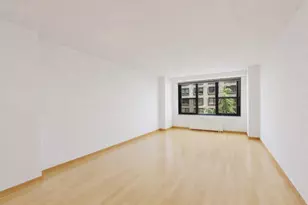 220 E 57th St, New York City, NY 10022 - Photo 2