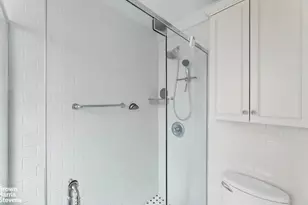 210 E 73rd St, New York, NY 10021 - Photo 10