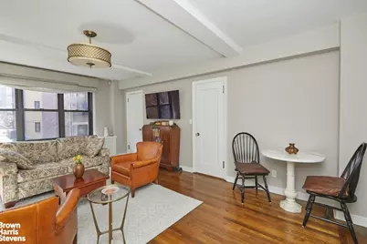 210 E 73rd Street #7F, New York, NY 10021 - Photo 2
