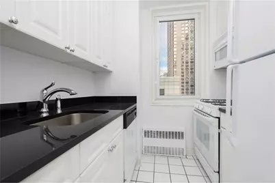 230 W 55th Street #32B, New York, NY 10019 - Photo 4