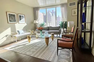 255 E 74th St, New York City, NY 10021 - Photo 2