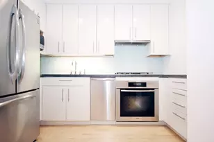 631 E 9th St, New York, NY 10009 - Photo 4