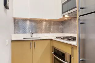 211 E 51st St, New York City, NY 10022 - Photo 4