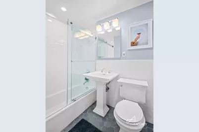 241 E 76th Street #5D, New York, NY 10075 - Photo 8