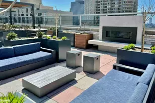 300 E 40th St, New York City, NY 10016 - Photo 14