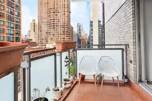 300 E 40th St, New York City, NY 10016 - Photo 10