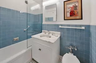 25 W 54th St, New York City, NY 10019 - Photo 12