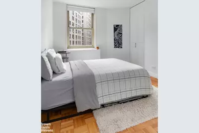 30 W 63rd Street #5W, New York City, NY 10023 - Photo 2