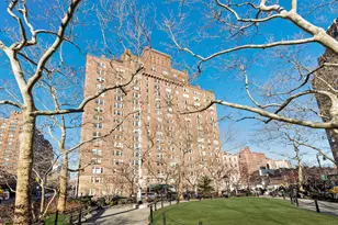 299 W 12th St, New York City, NY 10014 - Photo 18