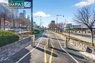 635 W 42nd St, New York City, NY 10036 - Photo 20