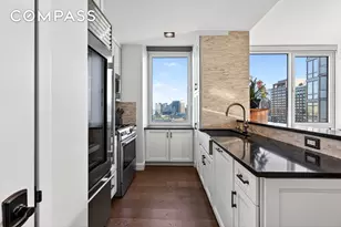 635 W 42nd St, New York City, NY 10036 - Photo 6