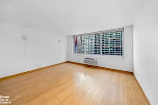 333 E 45th St, New York City, NY 10017 - Photo 8