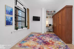 140 W 69th St, New York, NY 10023 - Photo 4