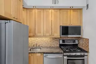 305 E 24th St, New York City, NY 10010 - Photo 4