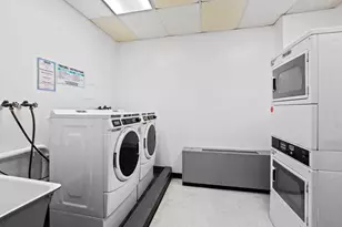 310 E 46th St, New York City, NY 10017 - Photo 16