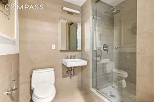 454 W 54th St, New York City, NY 10019 - Photo 8