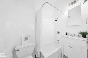 140 W 69th St, New York City, NY 10023 - Photo 4