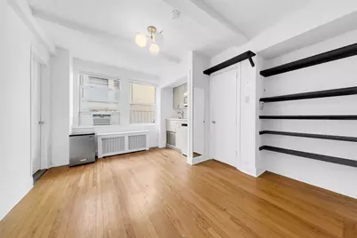 321 E 43rd Street #607, New York, NY 10017 - Photo 4