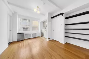 321 E 43rd St, New York City, NY 10017 - Photo 4