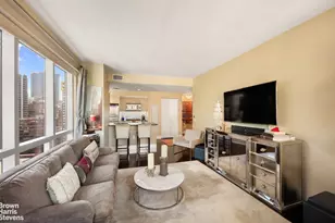 350 W 42nd St, New York City, NY 10036 - Photo 2