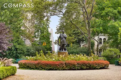 26 Gramercy Park S #5F, New York, NY 10003 - Photo 8