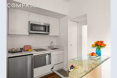 26 Gramercy Park S #5F, New York, NY 10003 - Photo 2