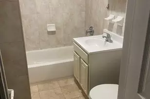 454 Lorimer St, New York City, NY 11206 - Photo 10