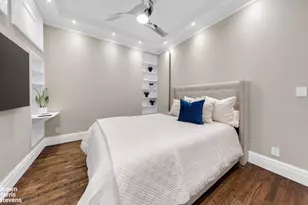 140 W 69th St, New York City, NY 10023 - Photo 4