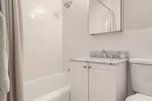 233 E 70th St, New York City, NY 10021 - Photo 4